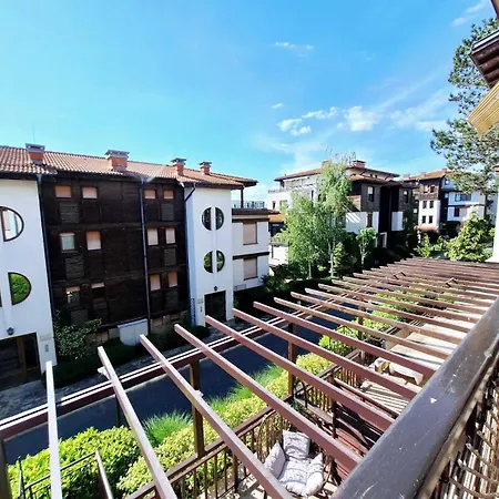 Marina Hills 公寓