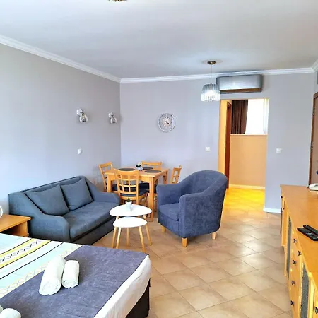 Marina Hills * 소조폴