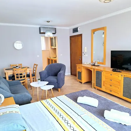 Marina Hills 소조폴