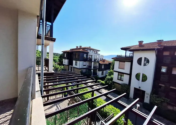 Апартамент Marina Hills *