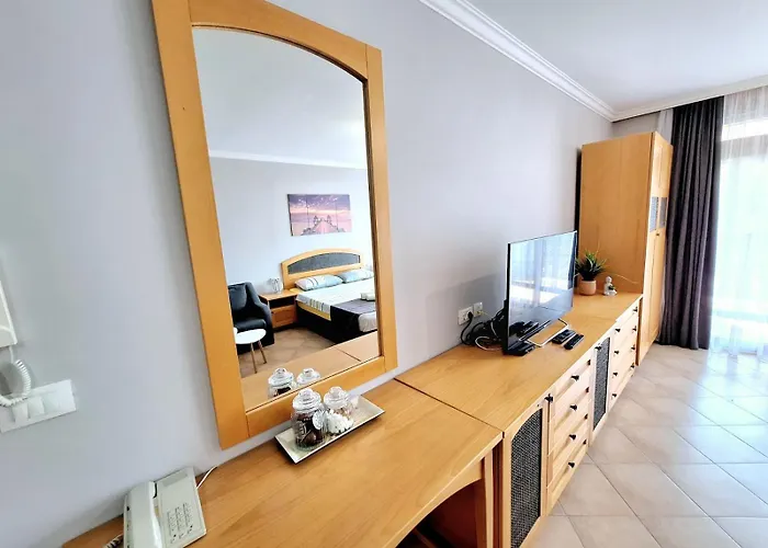 Апартамент Marina Hills